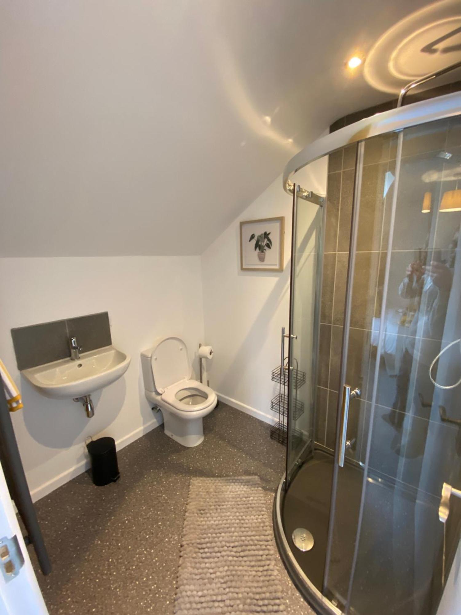 Modern Studio Apartment Set Beneath The Black Mountains A Stones Throw From The Offas Dyke Path Clodock Экстерьер фото